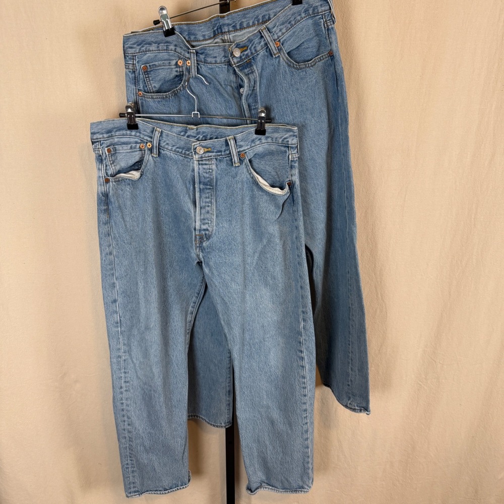 Lot 2 Levis 501 Mens Original Fit Straight Leg Light Wash Denim Jeans 36x30 Blue